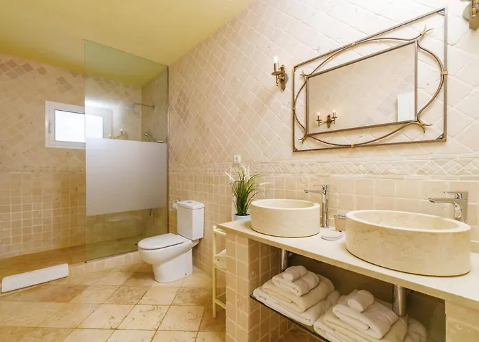 Sama By 卡列罗港